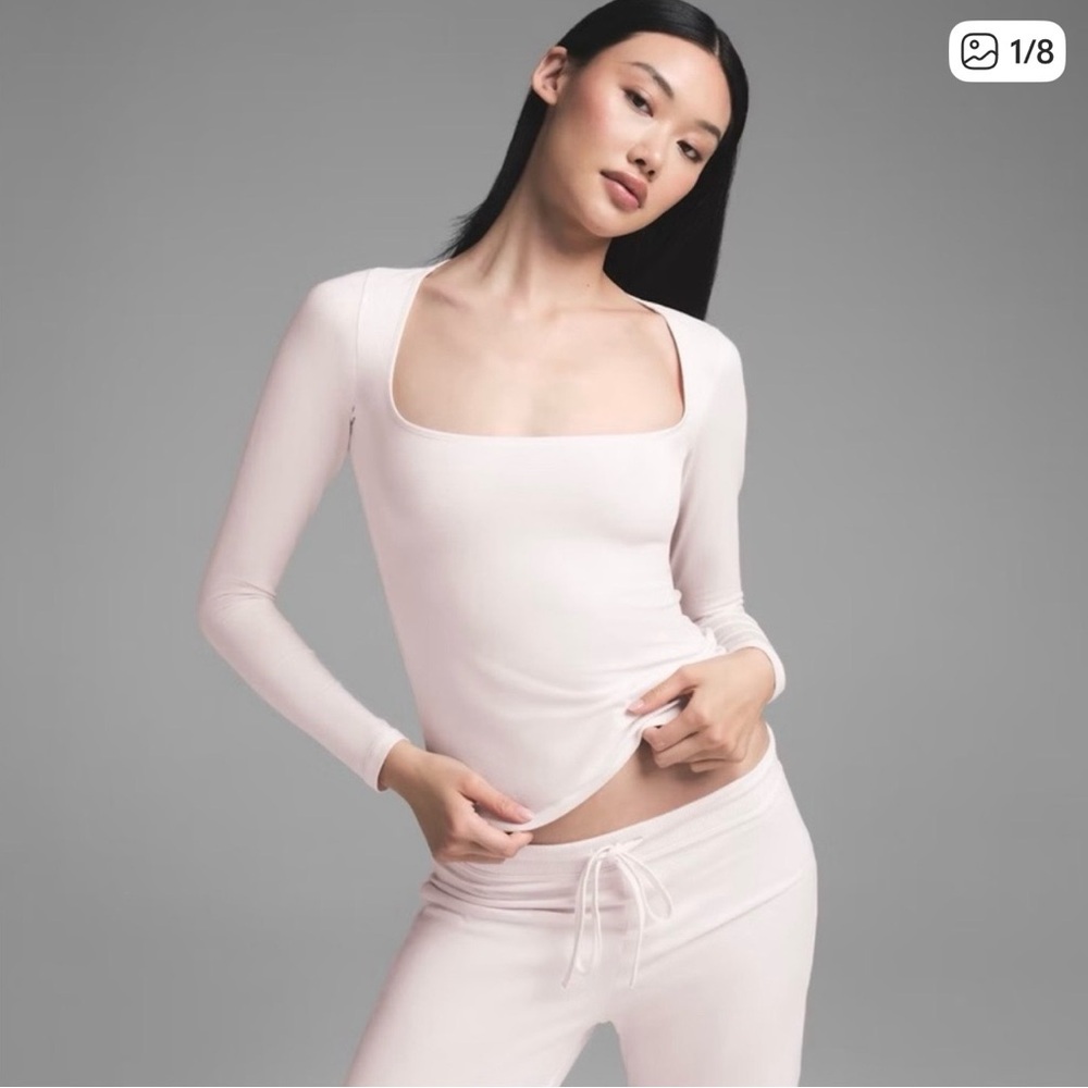 Skims Scoop Neck Long Sleeve Shirt XS Barely Pink NWT